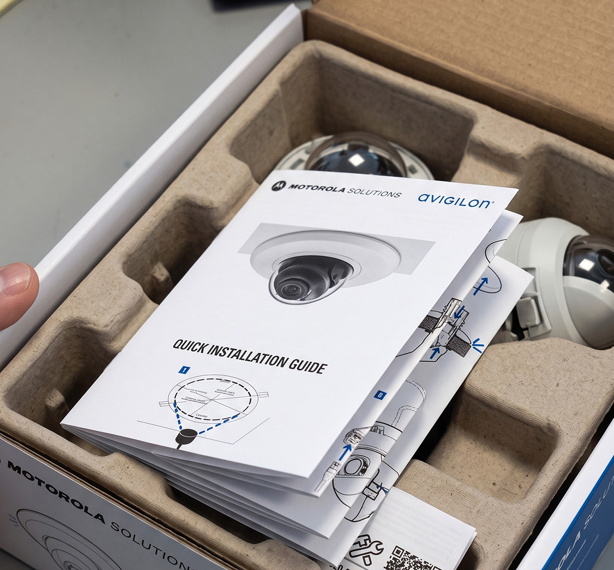 Instrukcja Montażu Avigilon